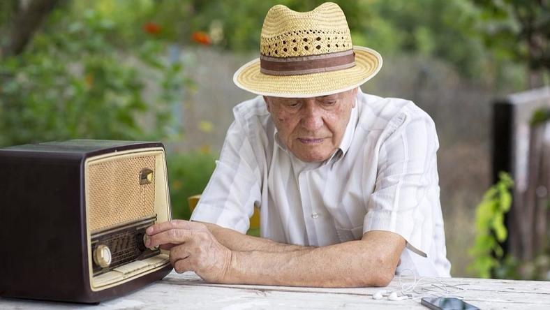 听广播是老年人专利?